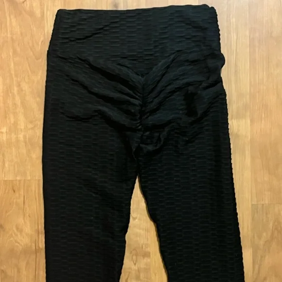 Bombut Black Sports Bra and Leggings Set - Picture 5 of 5